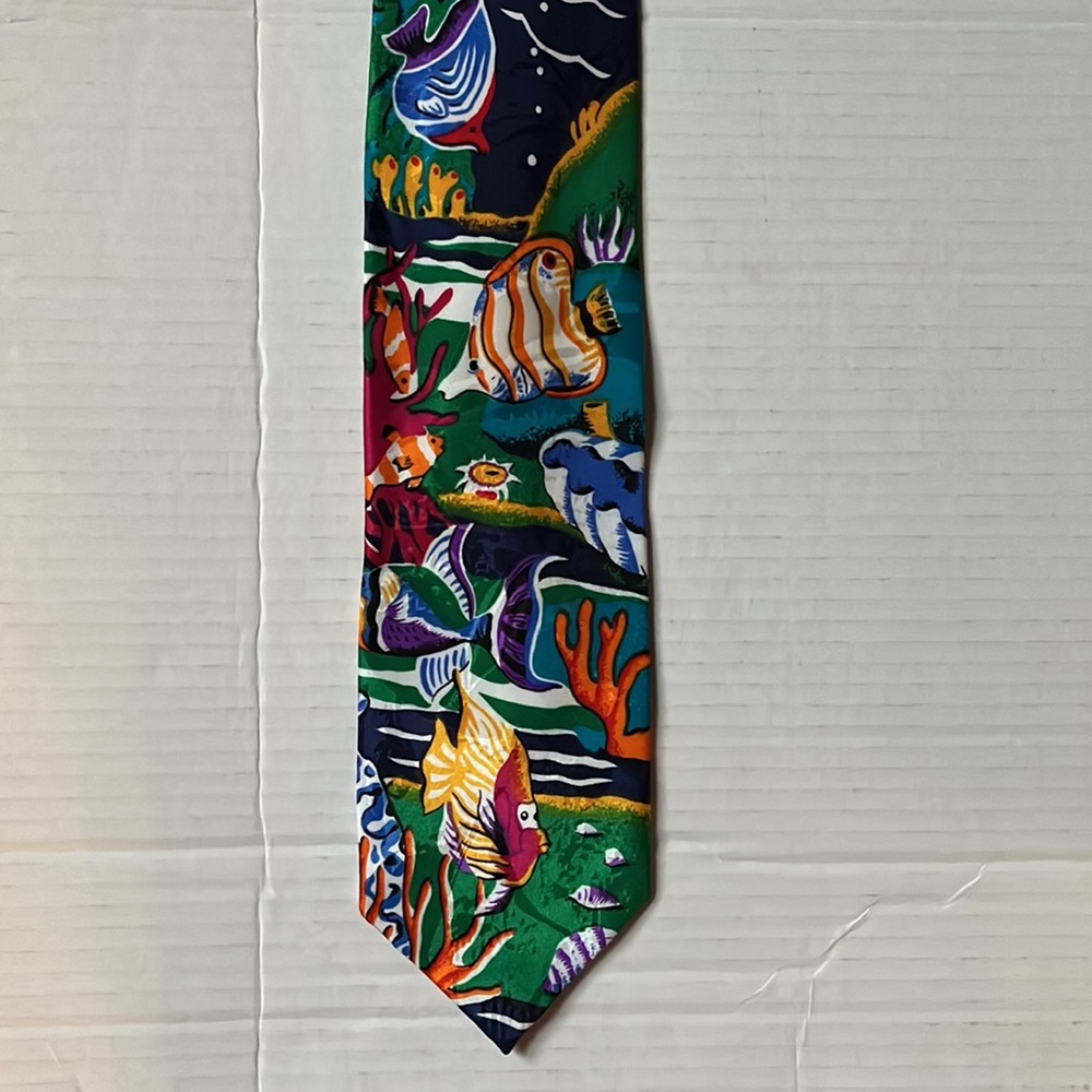Fish Tie - Picture 2 of 6